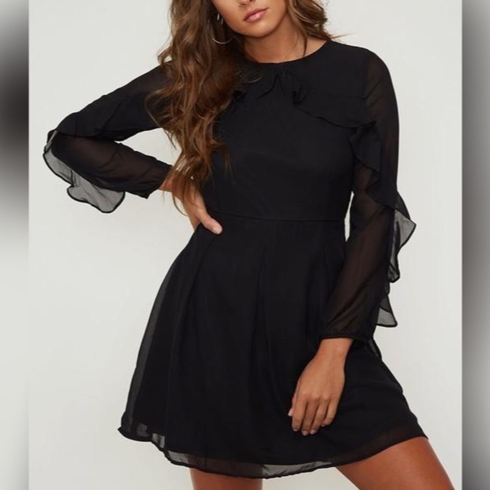 SALE - 🖤Black Woven Ruffle Dress🖤 - Picture 2 of 7